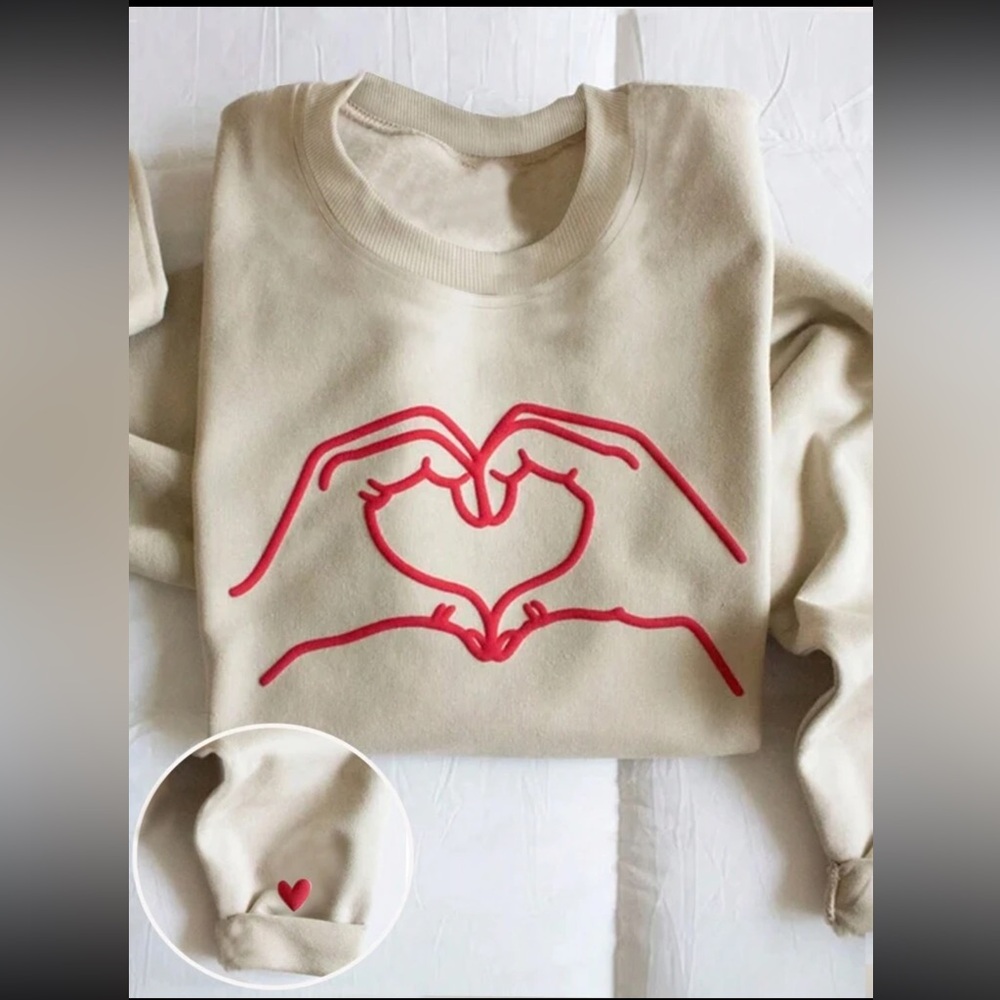 Just in ✨| LOVER 🫶🏻 Swift3 Red Puff Print Crew Neck Swaatshirt